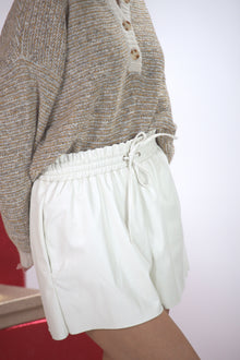  Faux leather shorts off white